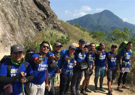 trailblazer in tagalog|TRAILBLAZER .